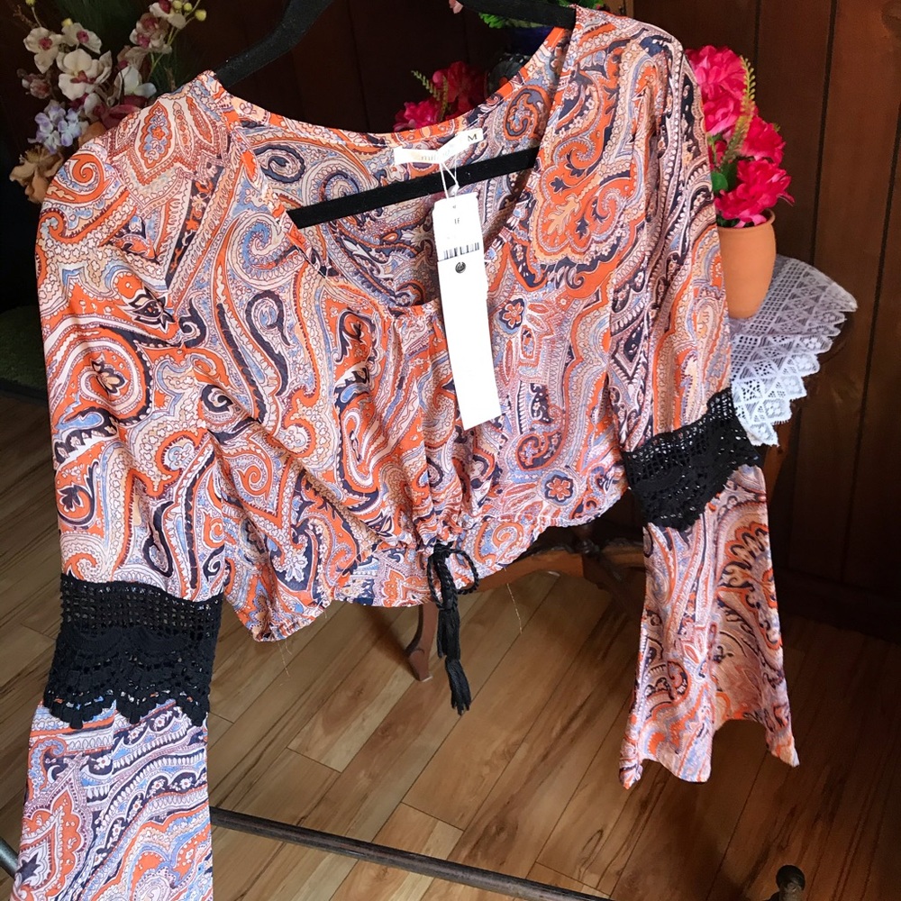 Hippie crop top ☮️